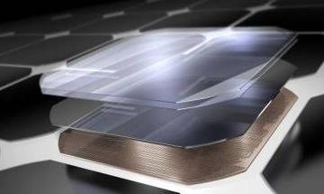 Bluesun presentó su módulo de panel solar de 700W altamente eficiente
