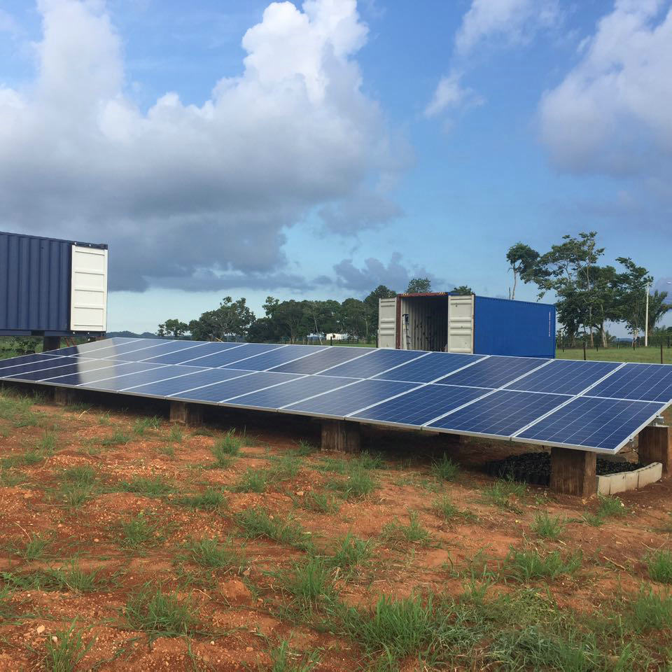 Sistema solar fuera de la red de 8kw en Panamá para uso residencial