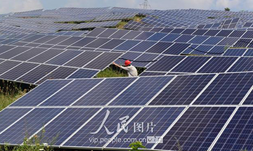 Shaanxi, la mayor central solar fotovoltaica de las montañas qinling puesta en funcionamiento