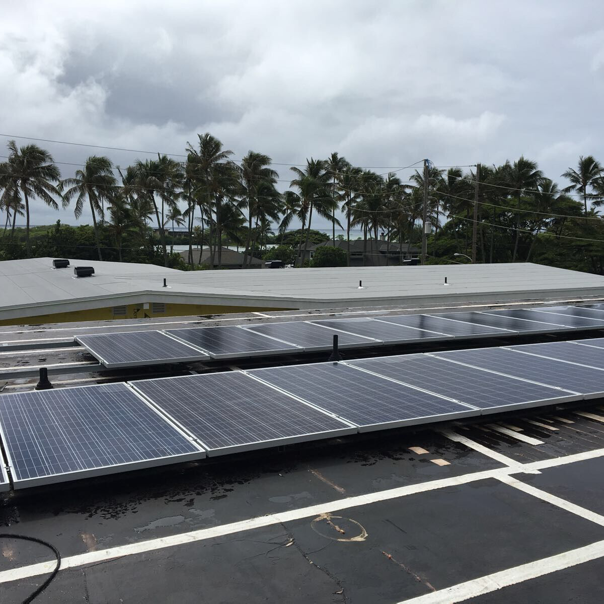 Sistema solar fuera de la red de 10kw en Hawaii para uso residencial