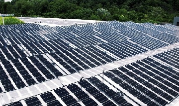 Big Banker cree que la instalación de panel solar bifacial * en la azotea * más grande del mundo "vale la pena"